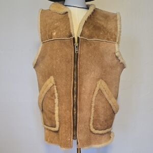 1970s Vintage Sheepskin Shearling Suede Pocket Zip Front Vest L/XL